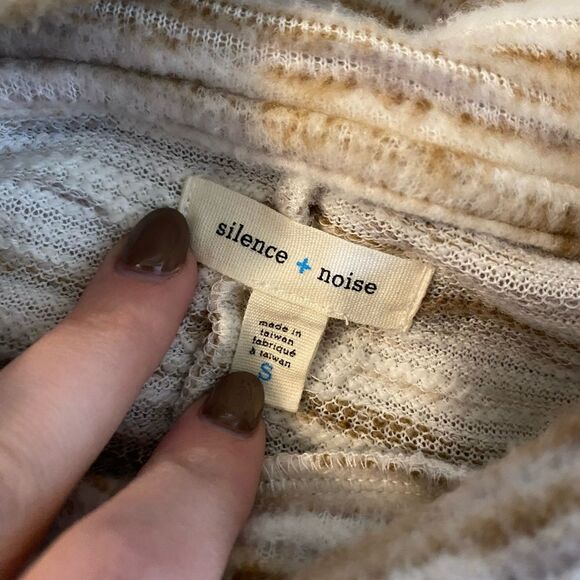 Silence + Noise Anthropologie Cream And Tan Mock Turtleneck Short Sleeve Sweater - Picture 5 of 6